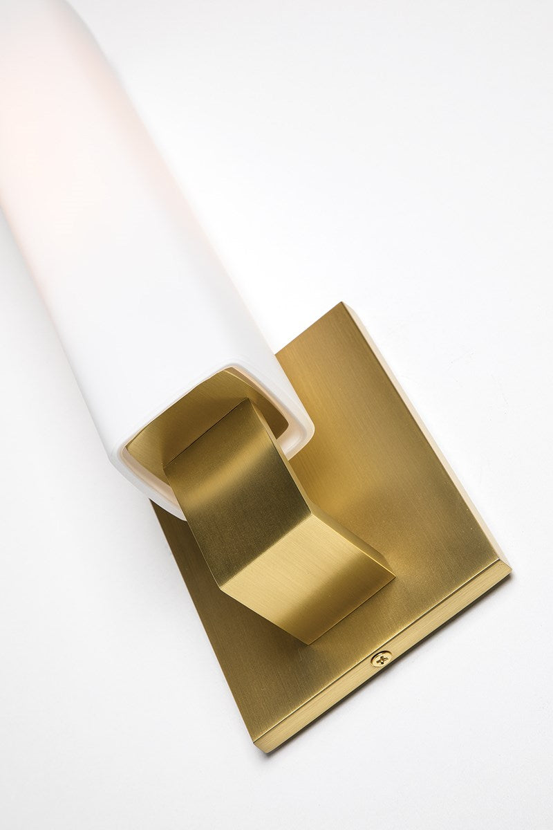 Eilif Wall Lamp